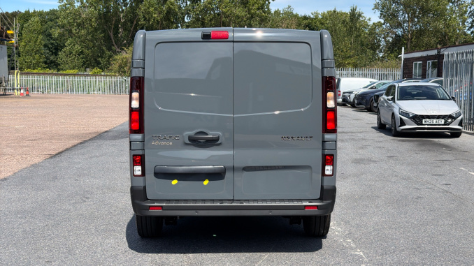 Renault Trafic Swb Diesel SL30 Blue dCi 130 Advance [Safety] Van - Image 11